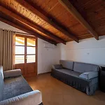 Alex Hotel *