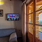 Alex * Himare