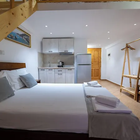Alex Hotel *