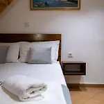Alex Hotel *