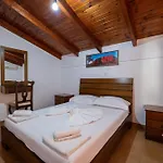 Alex Hotel Himare